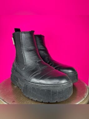 Puma Mayze Black Leather Chunky Platform Chelsea Boot US 6
